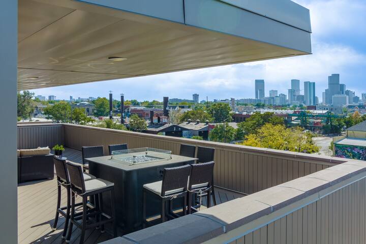 Ultra Luxury Loft I Fireplace I Rooftop I RiNo gallery image 3