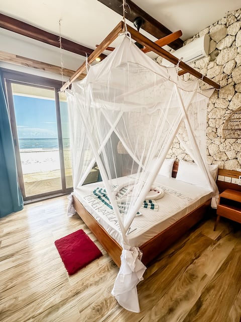 Just Heaven
Royal Sea View Apartment
