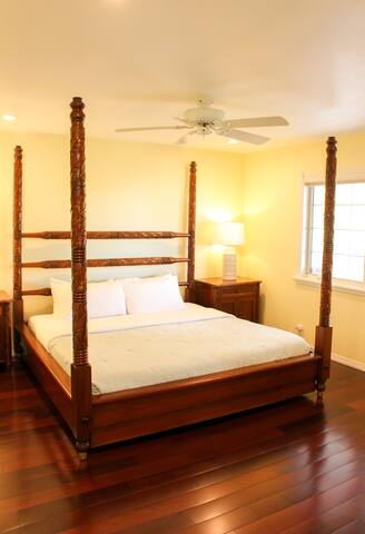 Private 6,500 sf estate with 4 king suites gallery image 3