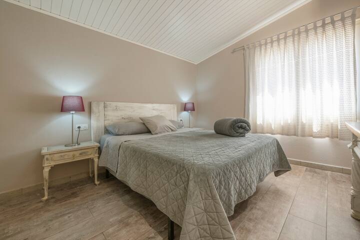 Casa La Vinya con parking y piscina gallery image 5