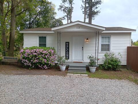 Cozy Cottage with No Cleaning Fee & Early Check-In