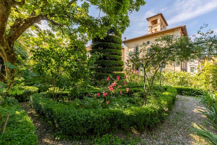 Unique 5 Bedroom Apartment with Private Garden gallery image 3