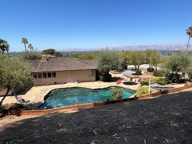 The Bunkhouse, Harwood Farms, Los Gatos CA 4br,3ba