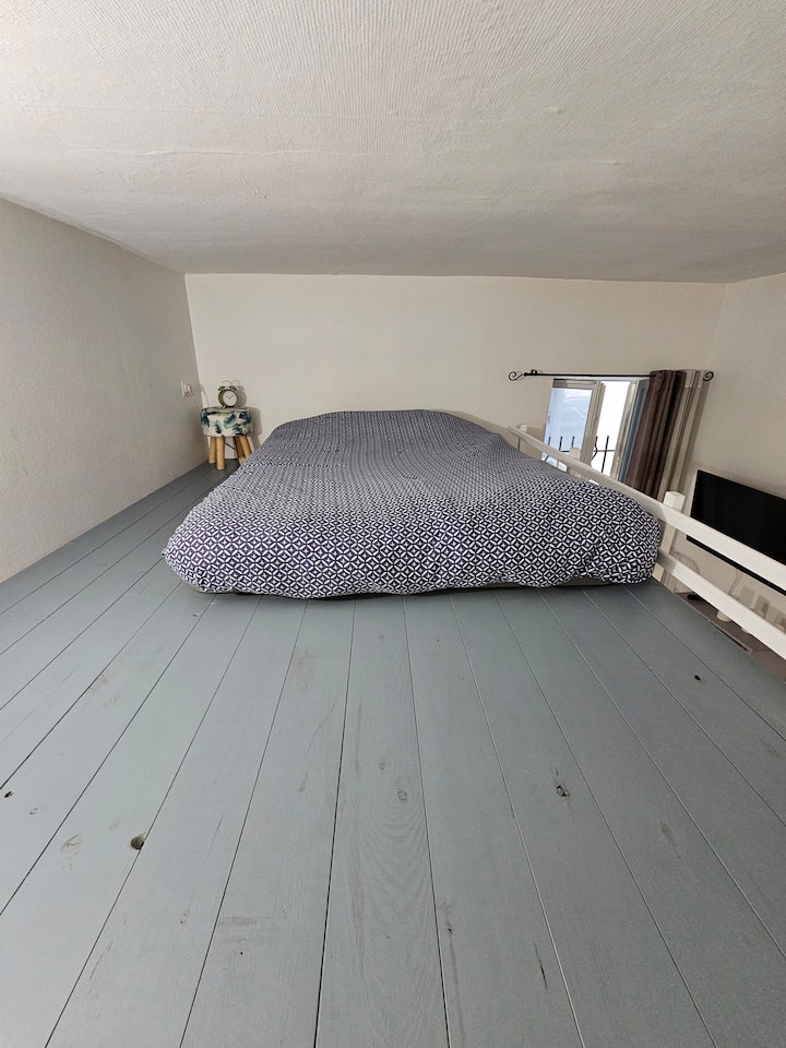 Mezzanine bedroom area