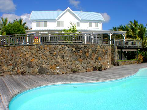 The Bay Villa