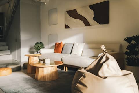 Hibiscus | Hengchun Kenting 8 - 13 people three rooms | Warm water pool | Open kitchen | Bathtub |