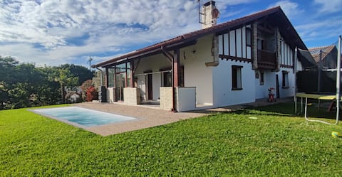 Bask Mansion with heated pool, 500m from the beach