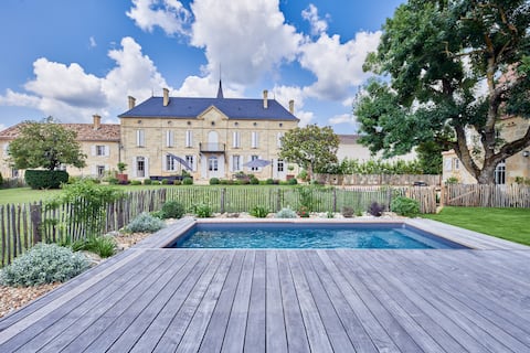 Chateau COUCY Montagne Saint Emilion 5 stars