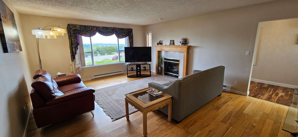 Spacious 3 Bedroom Suite with 3 Baths + Parking
