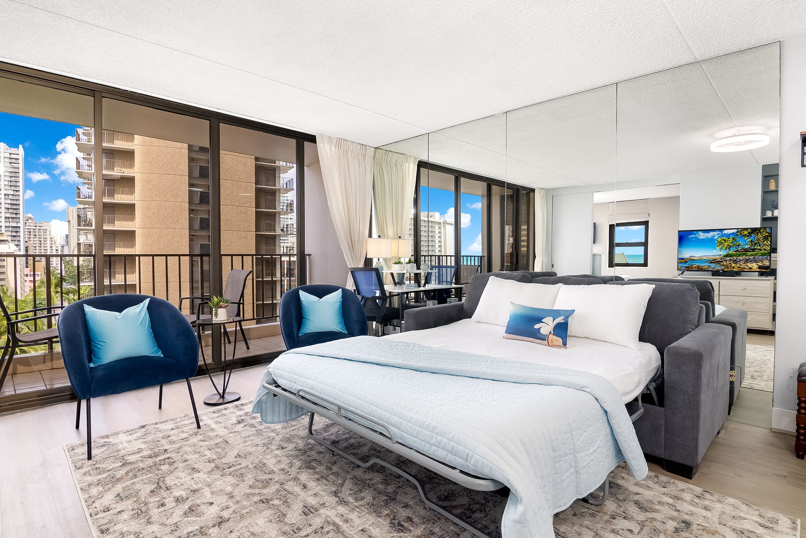 Condo in Honolulu · ★4.92 · 1 bedroom · 2 beds · 1 private bath - Image 20