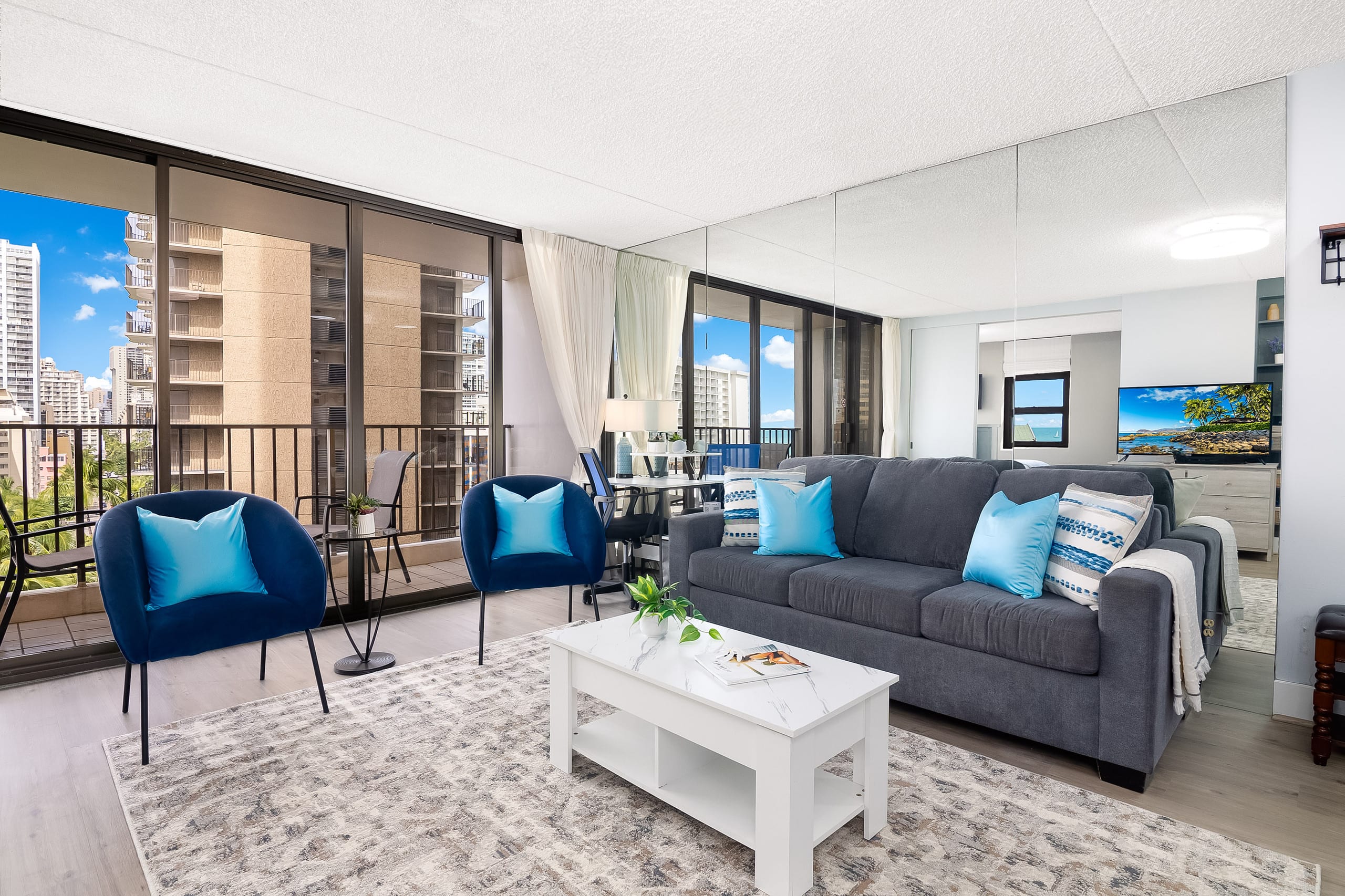 Condo in Honolulu · ★4.92 · 1 bedroom · 2 beds · 1 private bath - Image 6