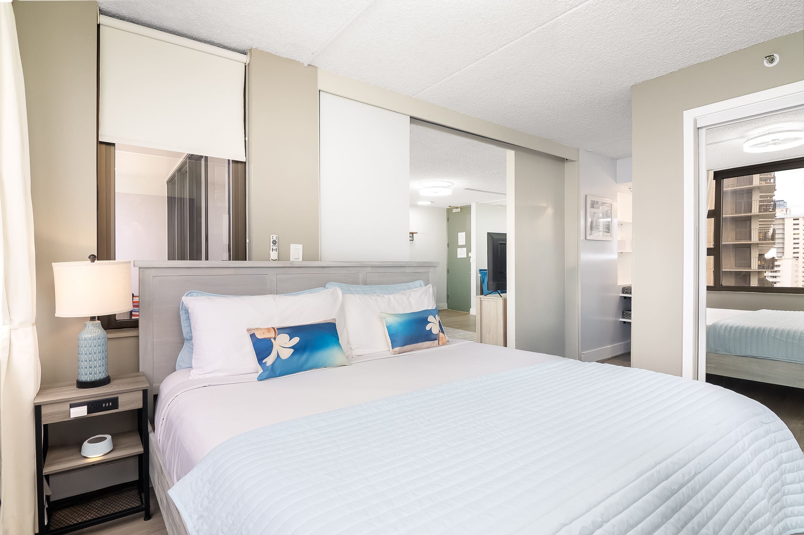 Condo in Honolulu · ★4.92 · 1 bedroom · 2 beds · 1 private bath - Image 34