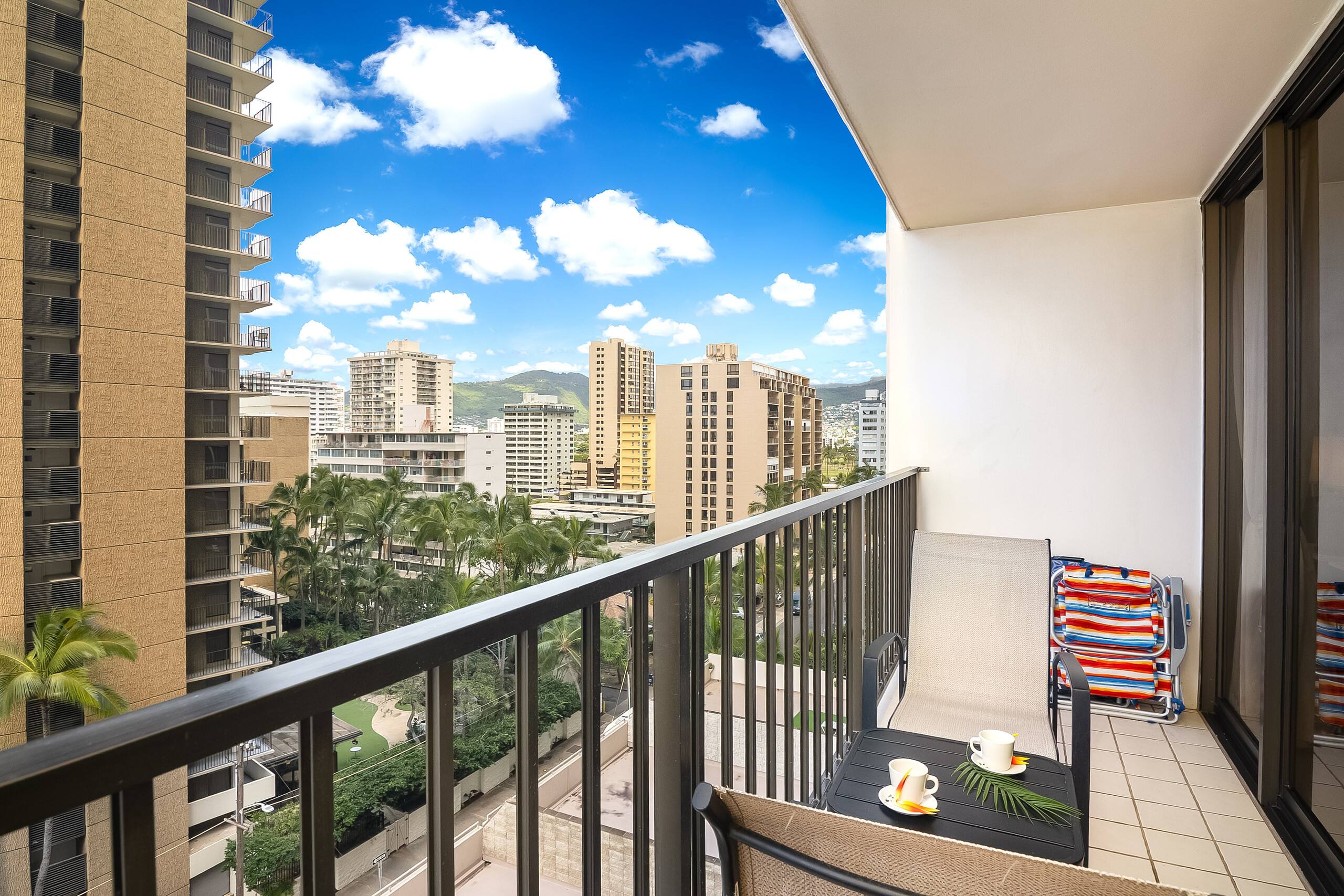 Condo in Honolulu · ★4.92 · 1 bedroom · 2 beds · 1 private bath - Image 48