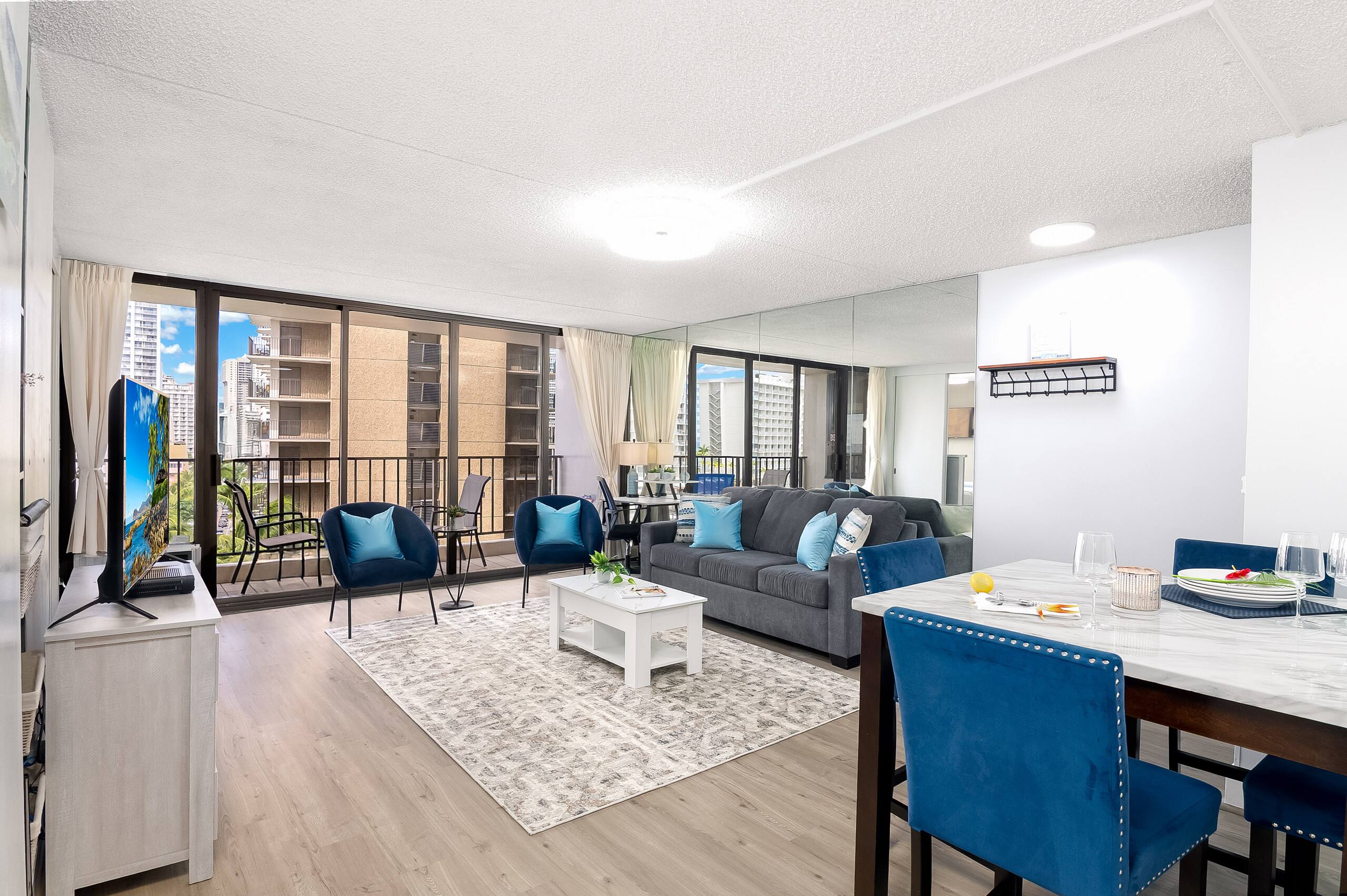 Condo in Honolulu · ★4.92 · 1 bedroom · 2 beds · 1 private bath - Image 4