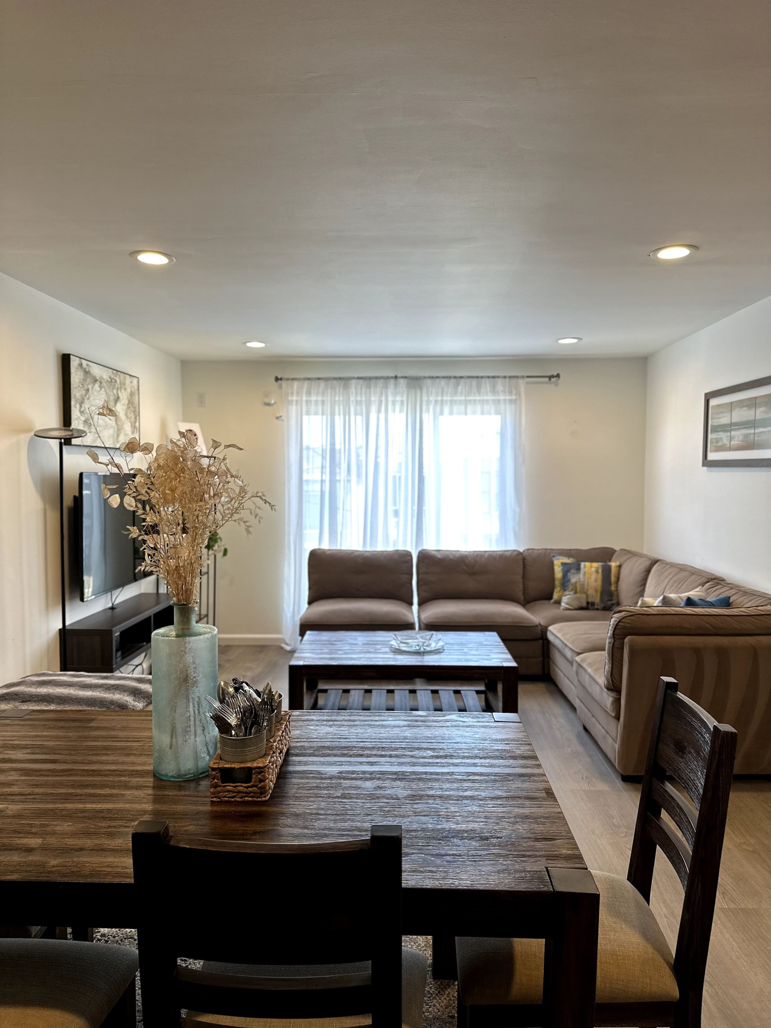 Home in San Francisco · ★4.9 · 2 bedrooms · 2 beds · 1 bath - Image 2