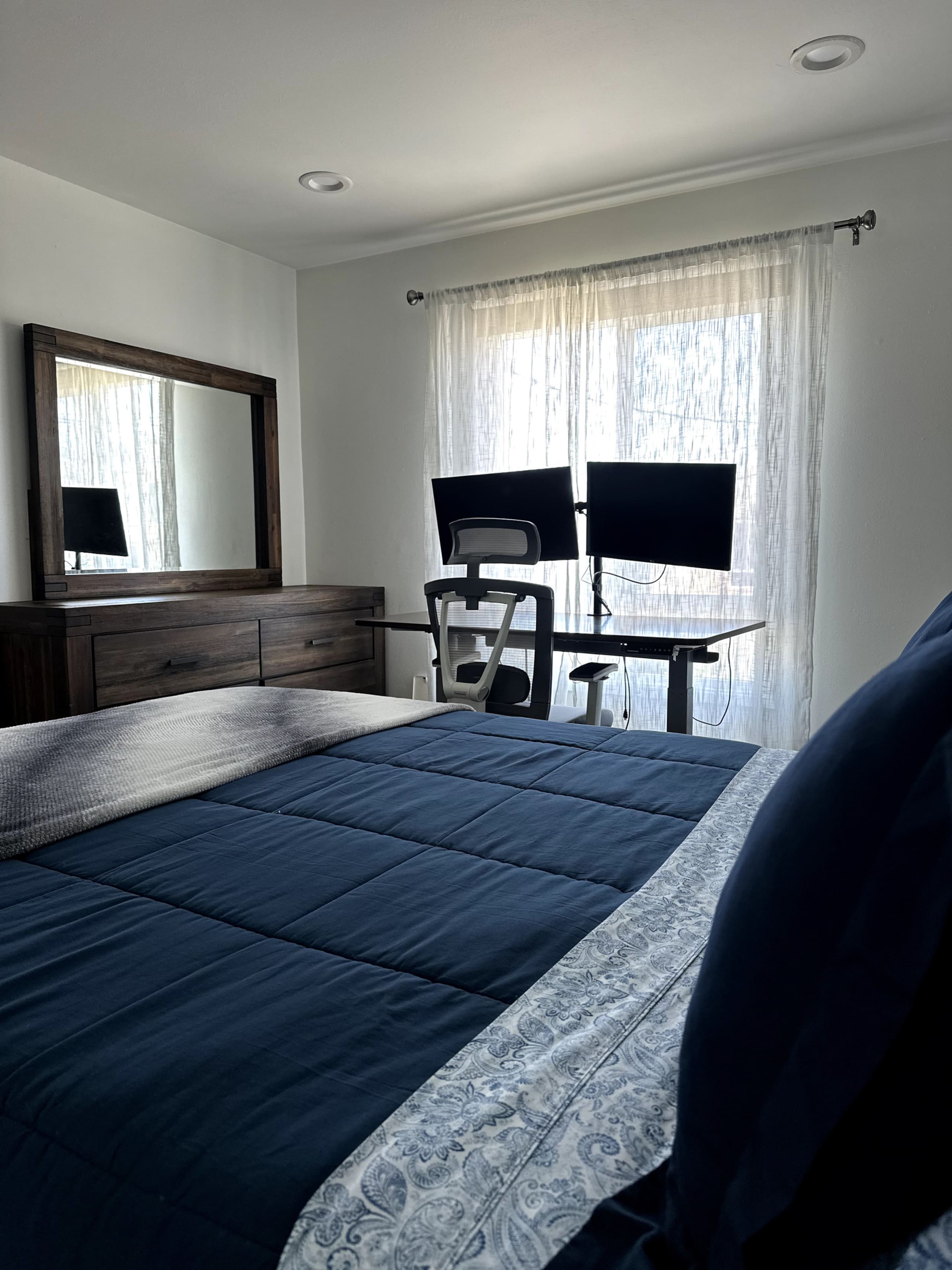 Home in San Francisco · ★4.9 · 2 bedrooms · 2 beds · 1 bath - Image 43