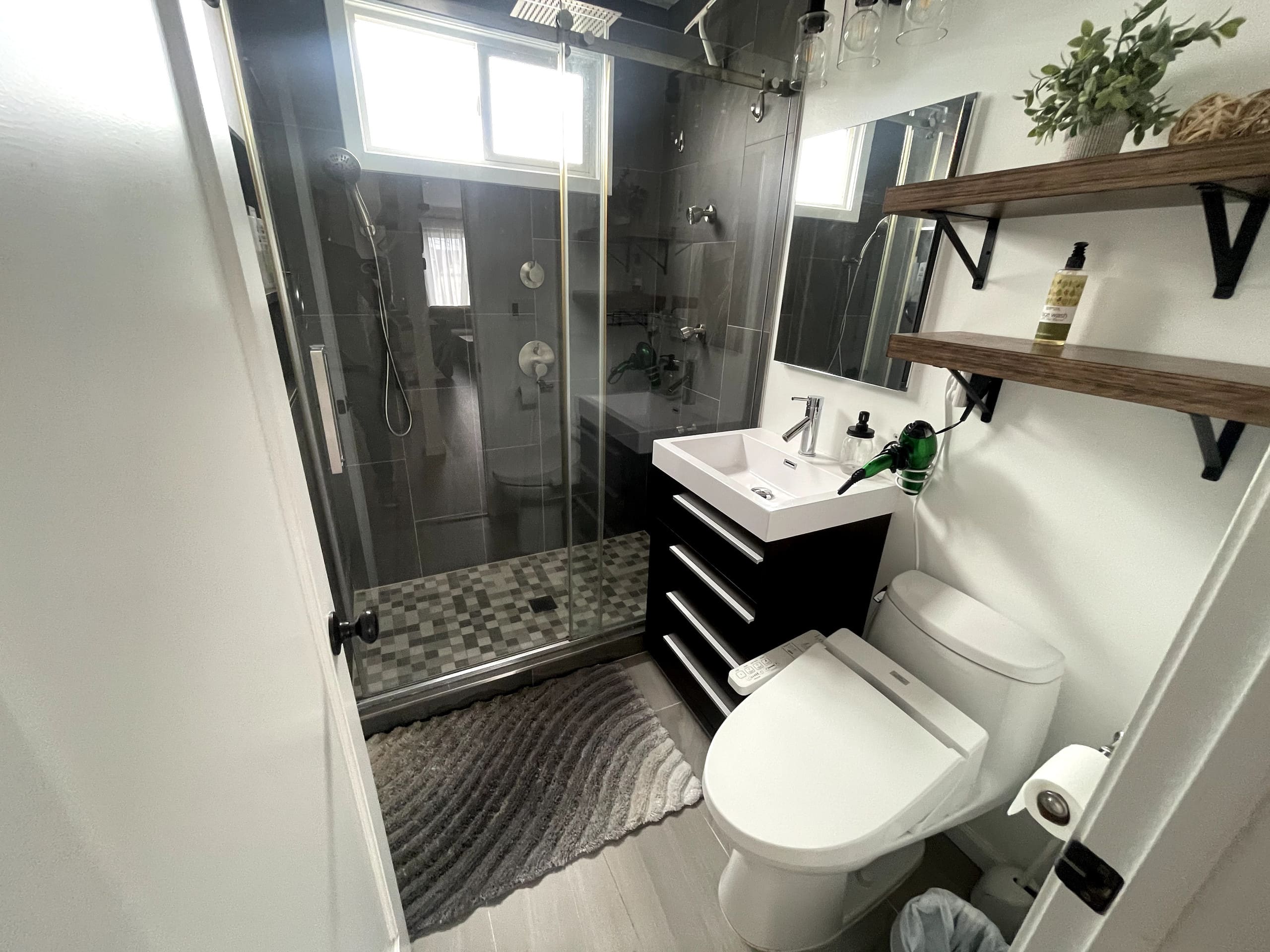 Home in San Francisco · ★4.9 · 2 bedrooms · 2 beds · 1 bath - Image 55