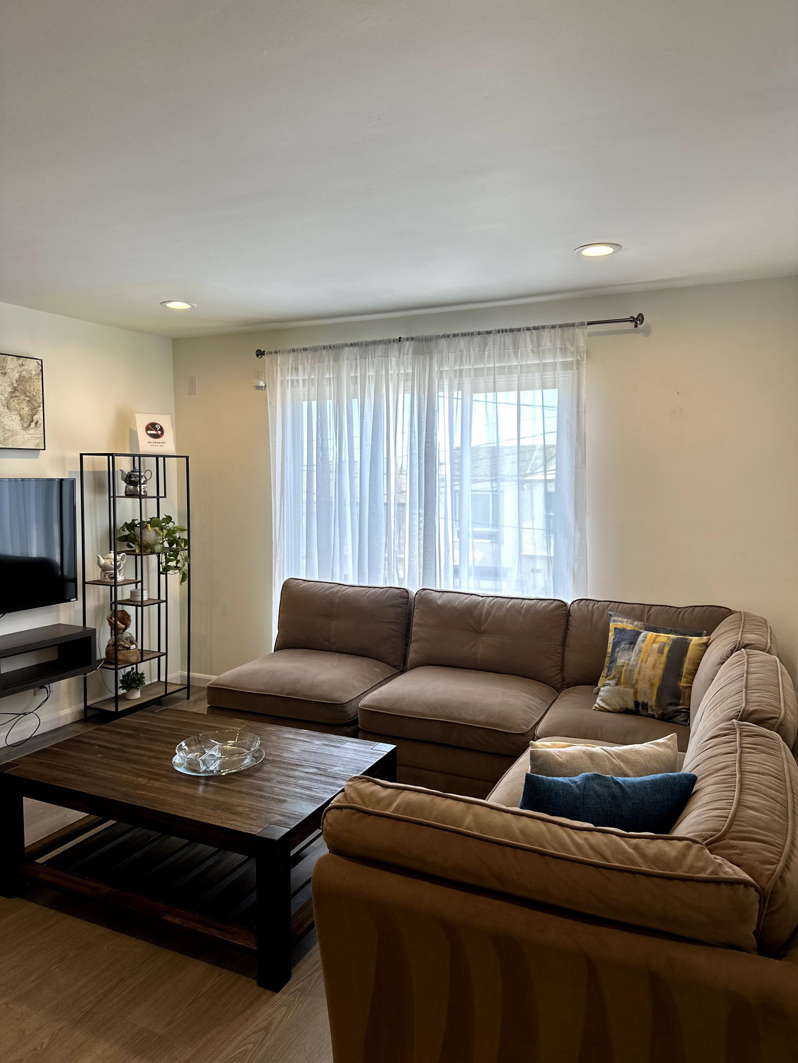 Home in San Francisco · ★4.9 · 2 bedrooms · 2 beds · 1 bath - Image 3