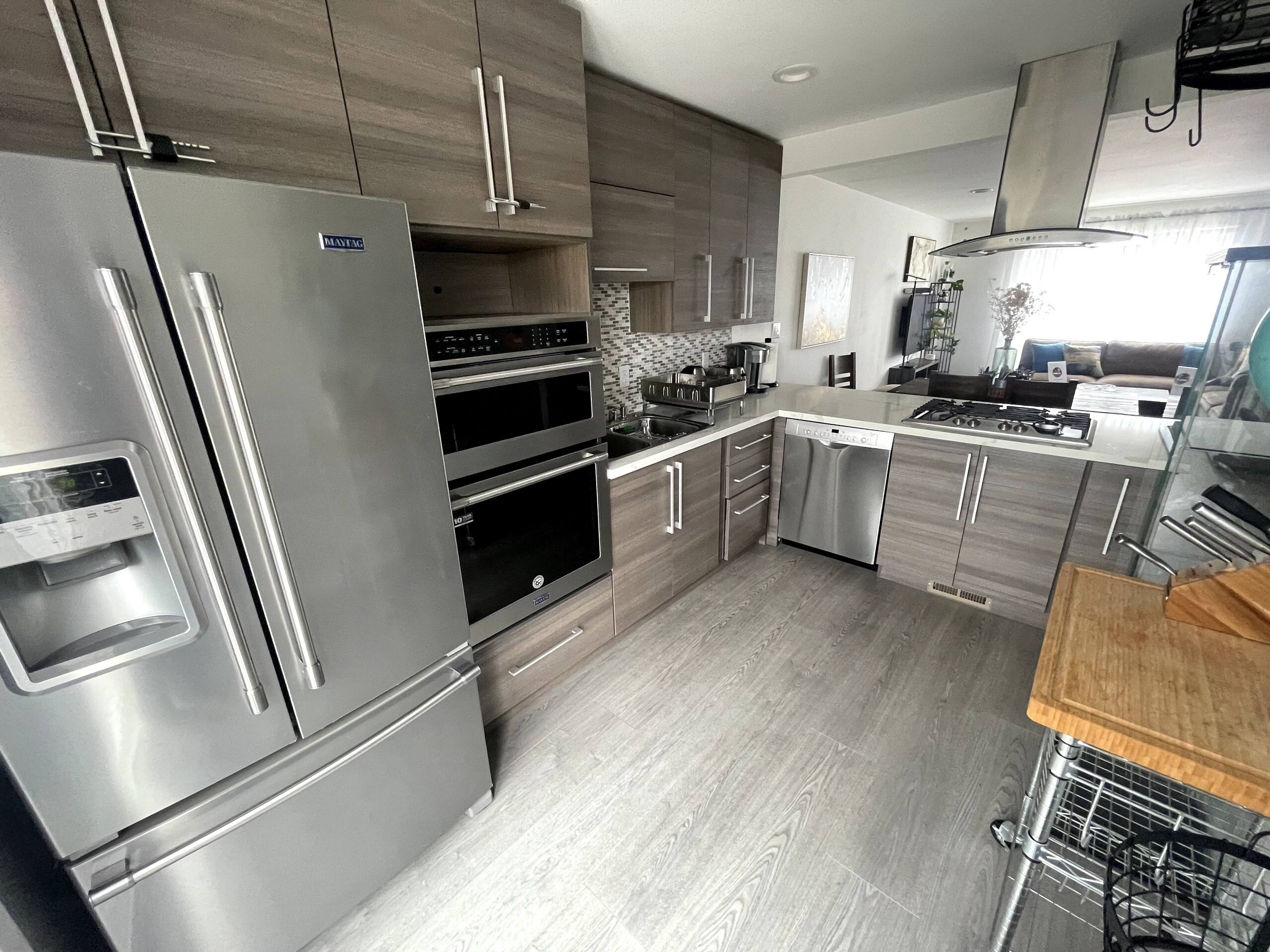 Home in San Francisco · ★4.9 · 2 bedrooms · 2 beds · 1 bath - Image 16