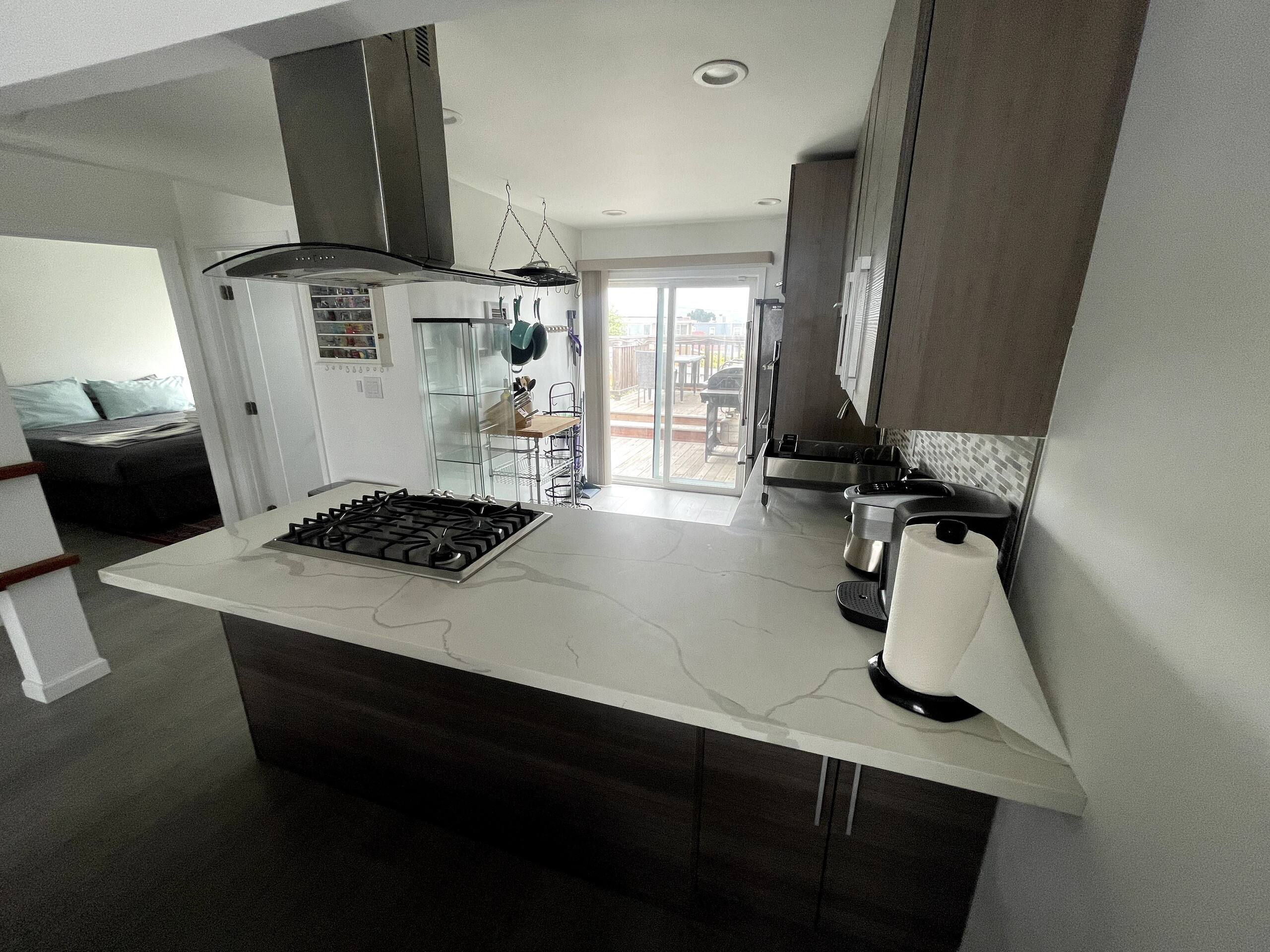 Home in San Francisco · ★4.9 · 2 bedrooms · 2 beds · 1 bath - Image 19