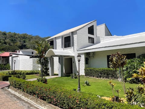 Your Beach House, Punta Leona 14 Pers.