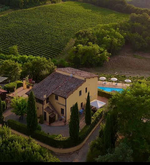 Entire historic villa with a private pool in Tuscany