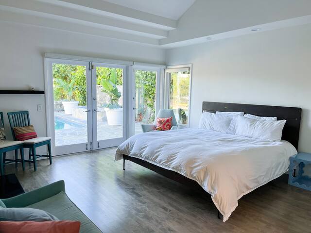 Laurel Canyon Escape – Unique view and Pool gallery image 3