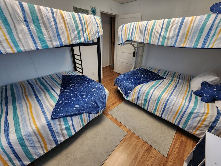 سريران مزدوجان/سرير بطابقين كاملين 