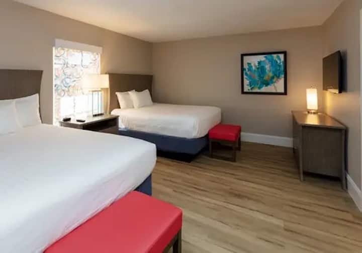 Втора спалня - Две двойни легла - Самостоятелна баня с душ