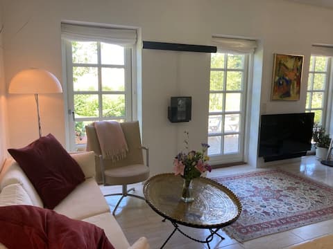 Lousiana Room. Kingsize bed, breakfast, near sea