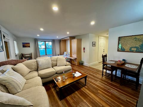 Top performing Airbnb: Studio near beaches/restaurants in South Portland