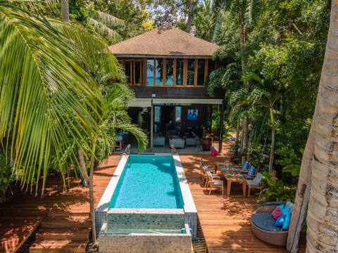 Beach Front Villa - Hin Kong