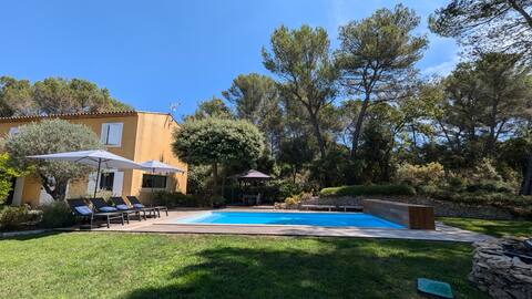 Beautiful contemporary villa, air-conditioned and quiet