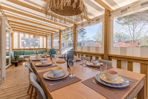 3 bedrooms and 2 bathrooms
up to 8 guests