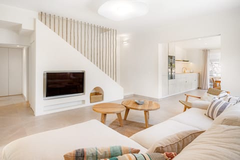 Airbnb con mejor rendimiento: House on a cliff ❤ frontline & amazing seaview en Illes Balears