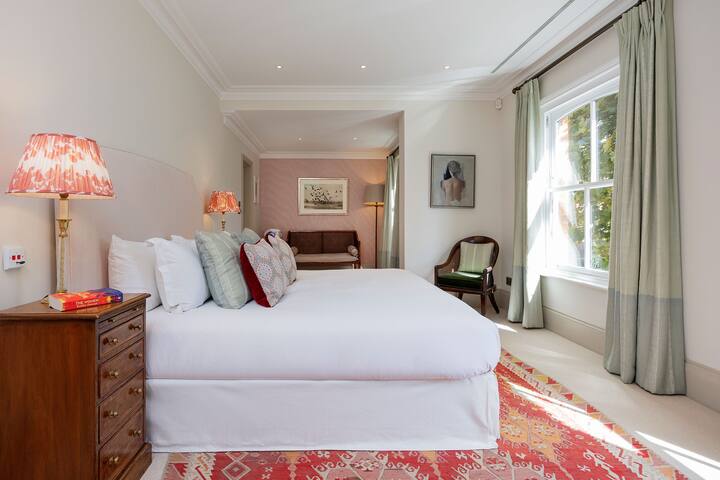 Aqua Nova Elegance by Veeve gallery image 3