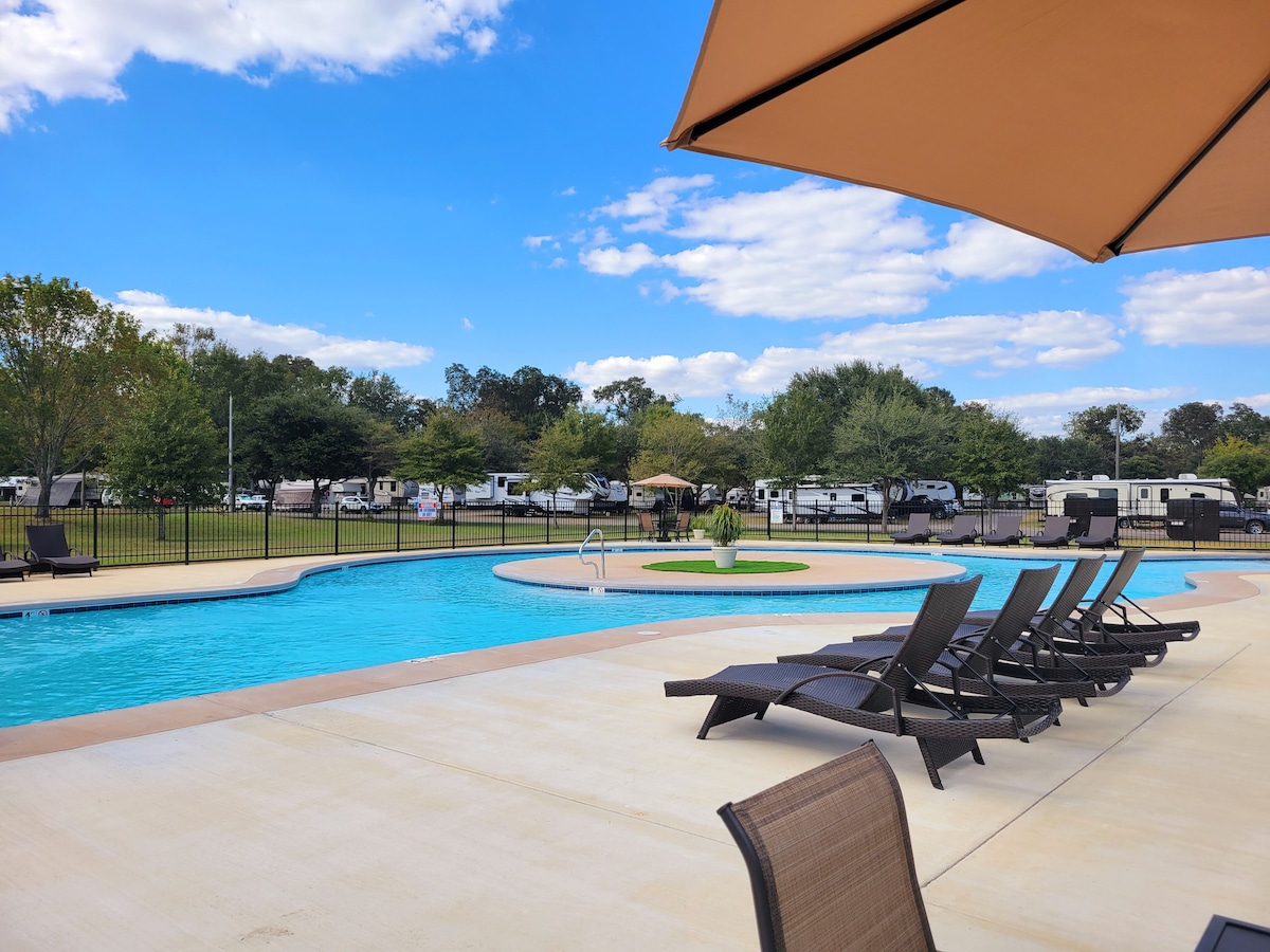 Sweet Tiny Cottage Near Mobile Tiny houses for Rent in Theodore