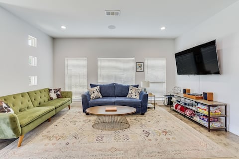 Popular Airbnb listing: Modern Stylish Home - Near E. 6th St & Downtown in Rosewood