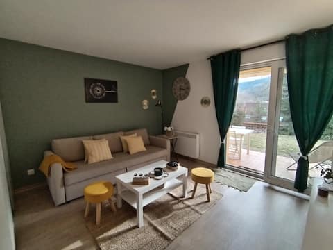 Charming studio in residence