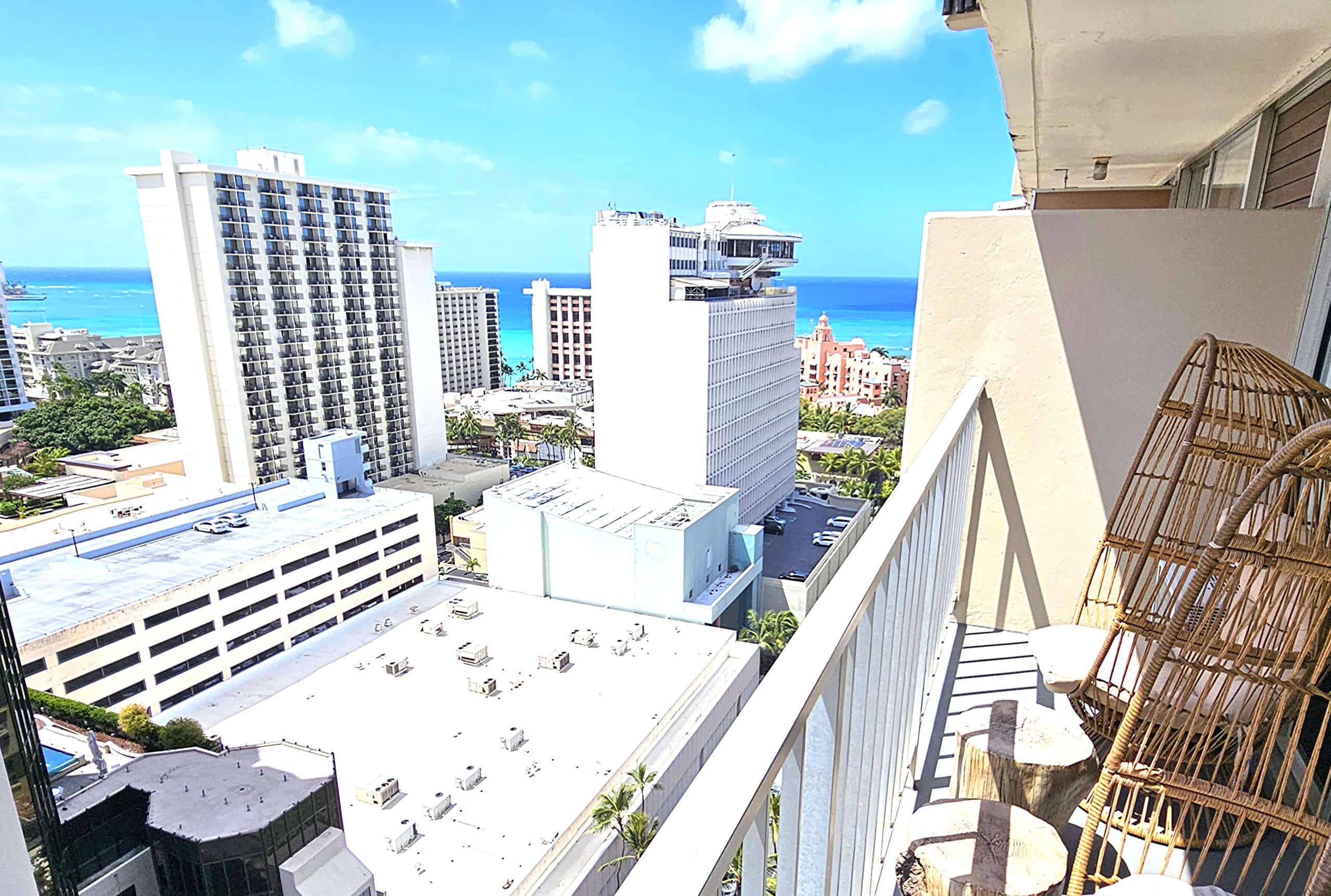 Fully Remodeled! Ocean View! Free Parking! - Image 3
