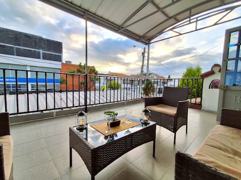 Loft with private terrace & BBQ close to airport