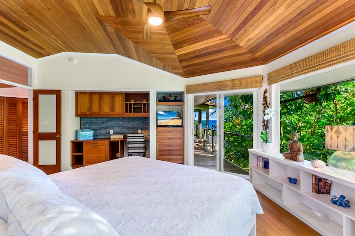 Основна спалня на брега на океана