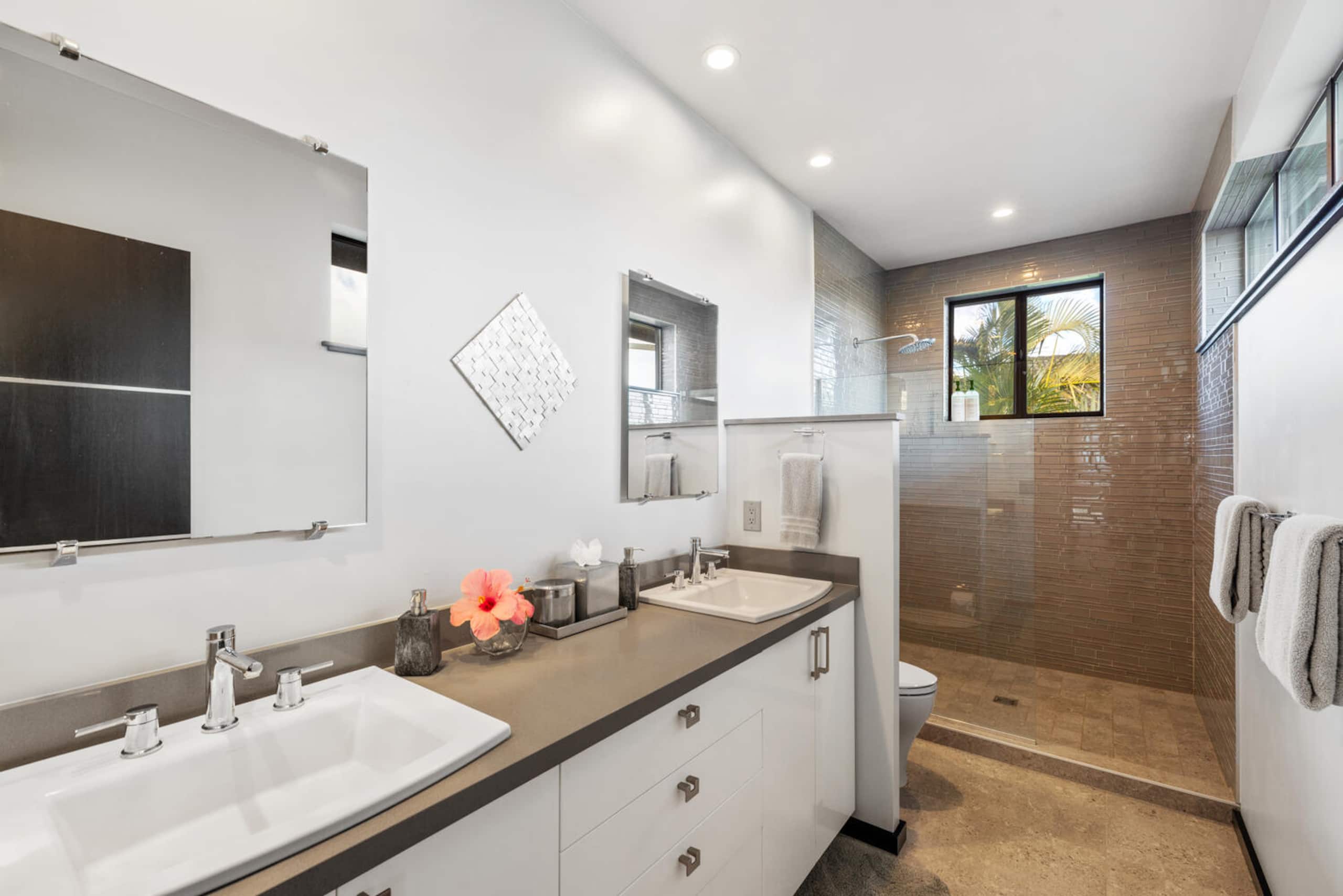 Home in Princeville · ★5.0 · 3 bedrooms · 3 beds · 3.5 baths - Image 38