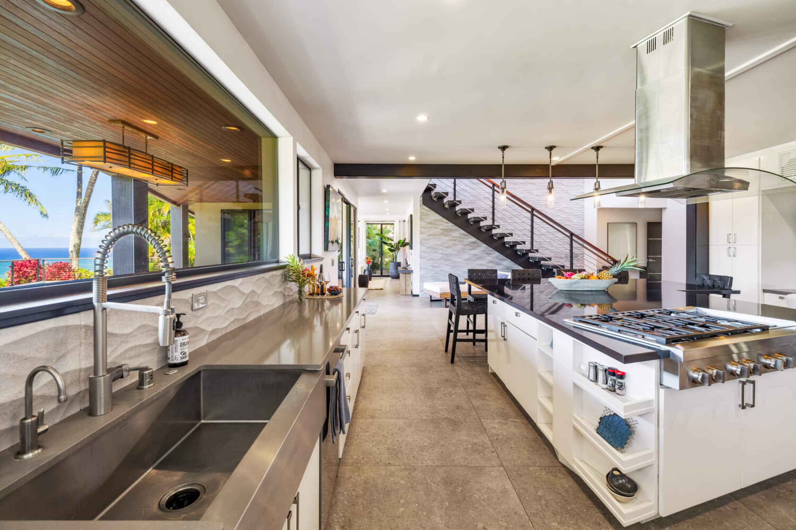 Home in Princeville · ★5.0 · 3 bedrooms · 3 beds · 3.5 baths - Image 9
