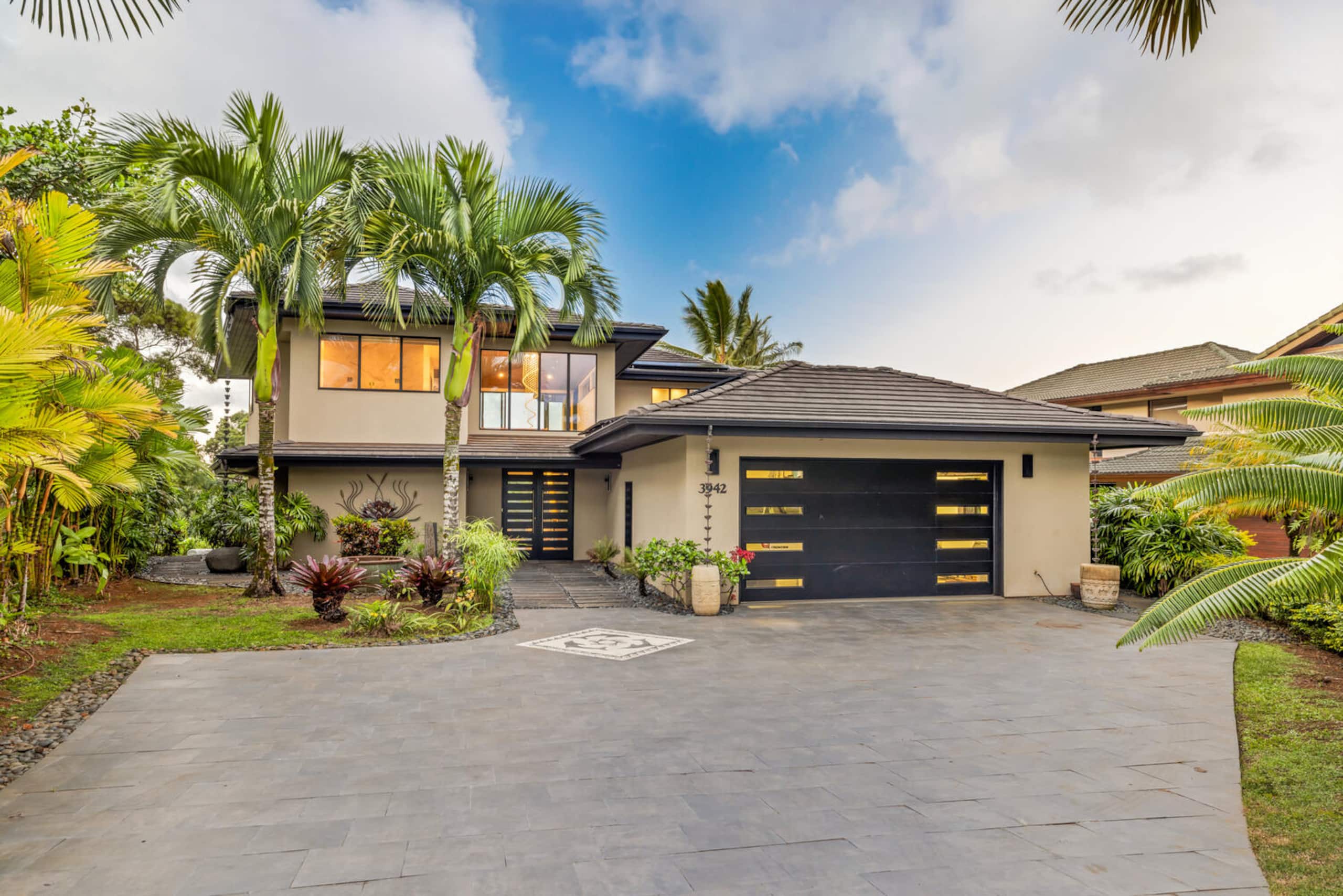 Home in Princeville · ★5.0 · 3 bedrooms · 3 beds · 3.5 baths - Image 2