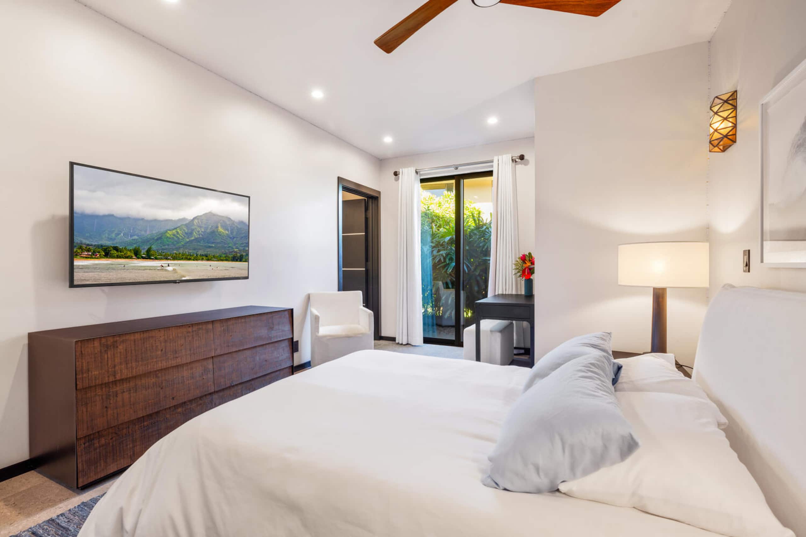 Home in Princeville · ★5.0 · 3 bedrooms · 3 beds · 3.5 baths - Image 20