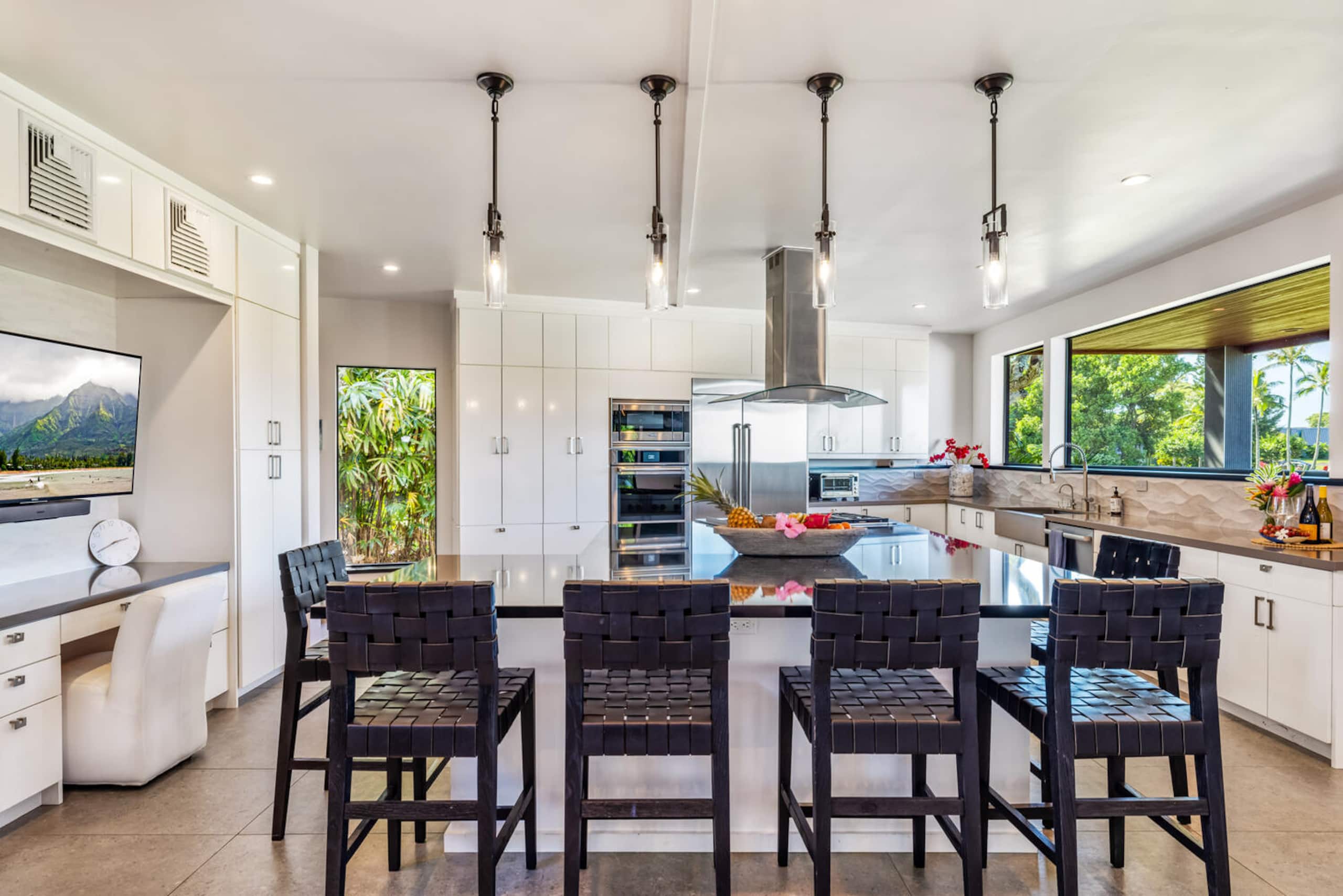 Home in Princeville · ★5.0 · 3 bedrooms · 3 beds · 3.5 baths - Image 16