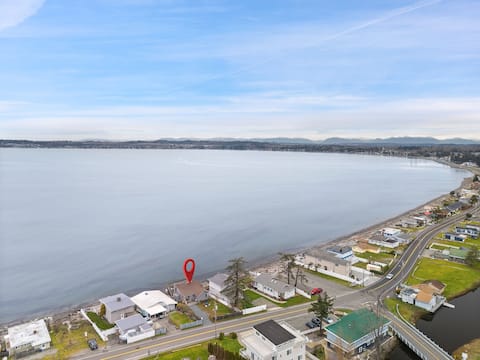 Beachfront Wonderland - kayaks, W/D, full kitchen