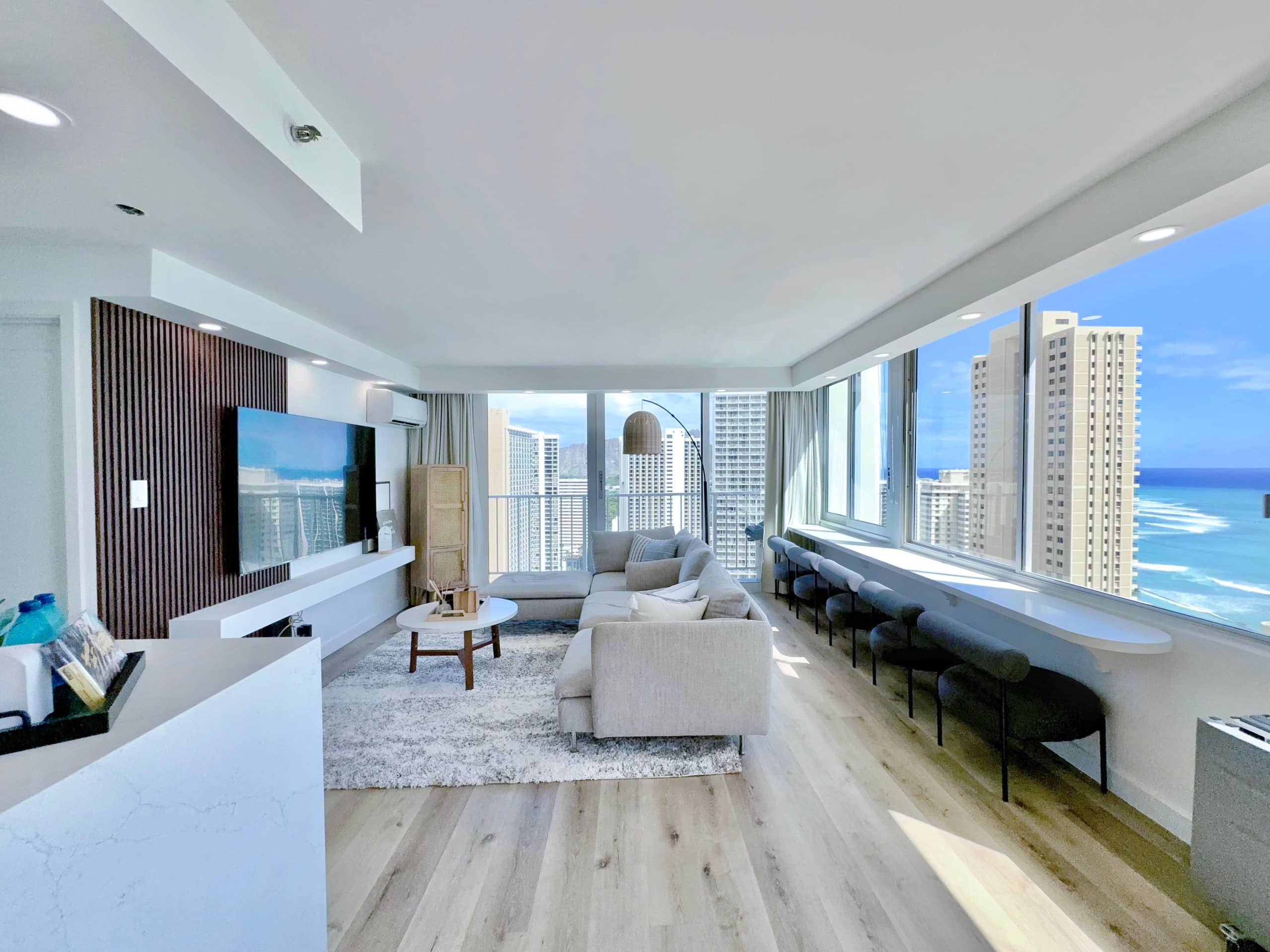 Top FL-Grand Ocean View Suite-Waikiki Beach - Image 13