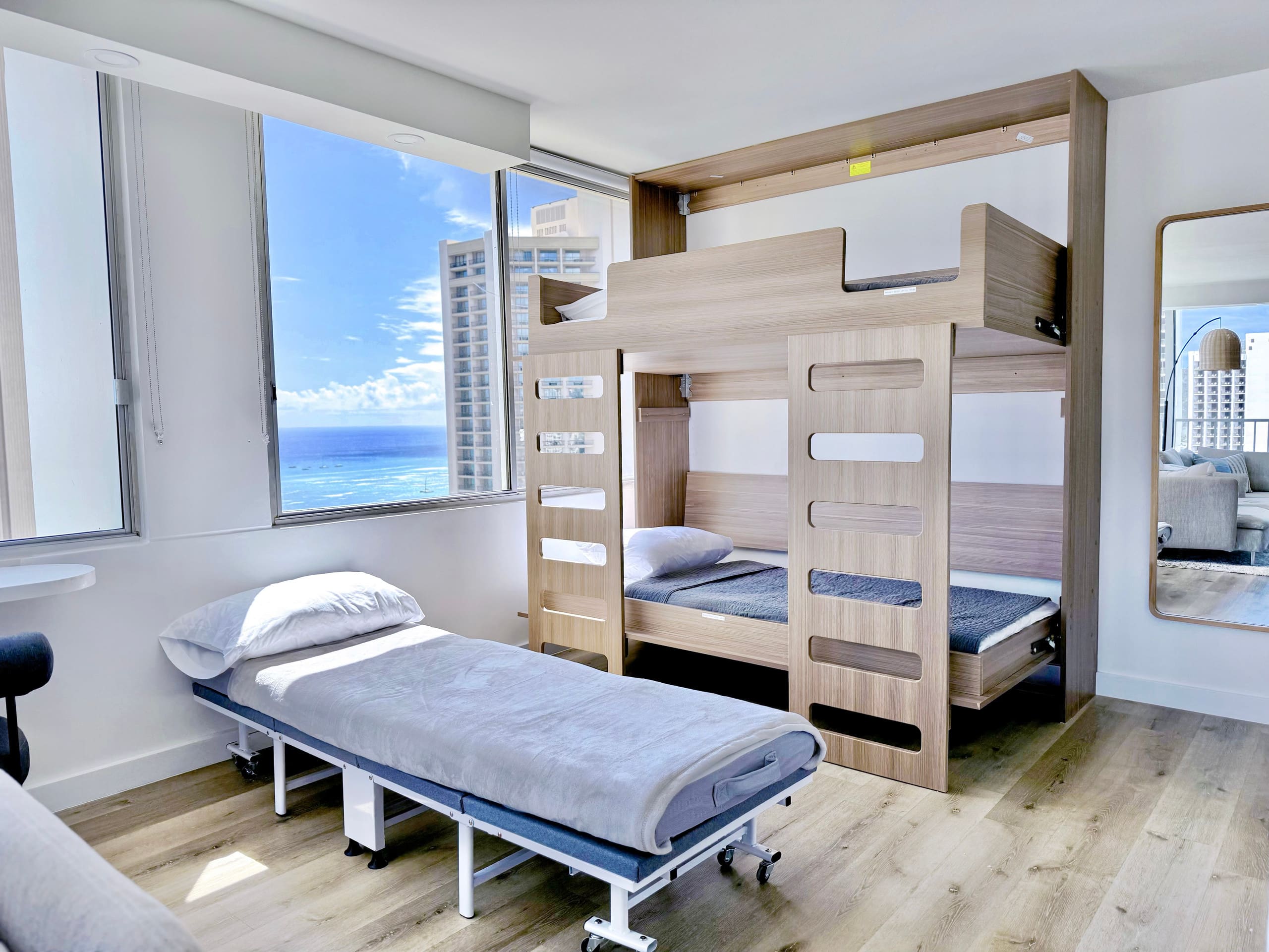 Top FL-Grand Ocean View Suite-Waikiki Beach - Image 8